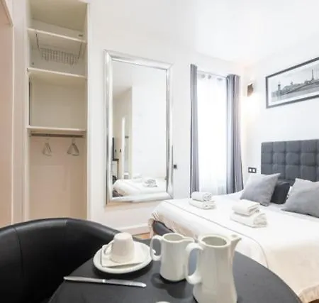 Near Eiffel Tower...Cute Little Studio-2